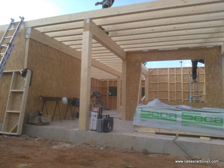 Fabrica de casas prefabricadas con montaje de estructura de madera